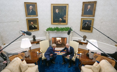 President_Joe_Biden_greets_president-elect_Donald_Trump_on_Wednesday,_November_13,_2024_in_the_White_House_Oval_Office