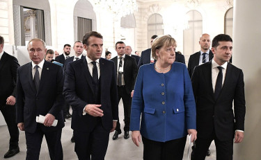 Putin,_Macron,_Merkel,_Zelensky_(2019-12-10)_01