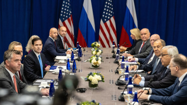 Történelmi találkozó New Yorkban: az amerikai külügyminiszter szemtől szembe mondta el Lavrovnak Trump követeléseit