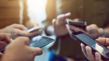 Ilyen még nem volt Magyarországon: megjelent a pénzkérési szolgáltatás, néhány érintéssel utalhatunk egymásnak