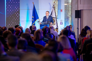 tóth ádám, a magyar országos közjegyzői kamara elnöke