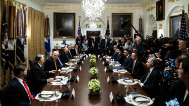 Szankciómentesség: nemzetközi források még mindig egy évet mondanak, Orbán Viktor cáfol