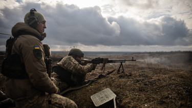 Hatalmas botrány tombol az ukrán elitben, megreccsent a védelem a keleti fronton - Híreink az ukrajnai háborúról pénteken 
