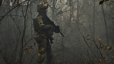 Mindent beleadva támadnak az oroszok, fel kell készülni Putyin utódlására – Ukrajnai háborús híreink kedden 