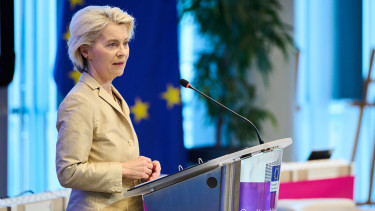 Jó hírek érkeztek Brüsszelből: jobban teljesít a gazdaság a vártnál