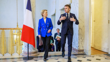 ursula von der leyen, emmanuel macron